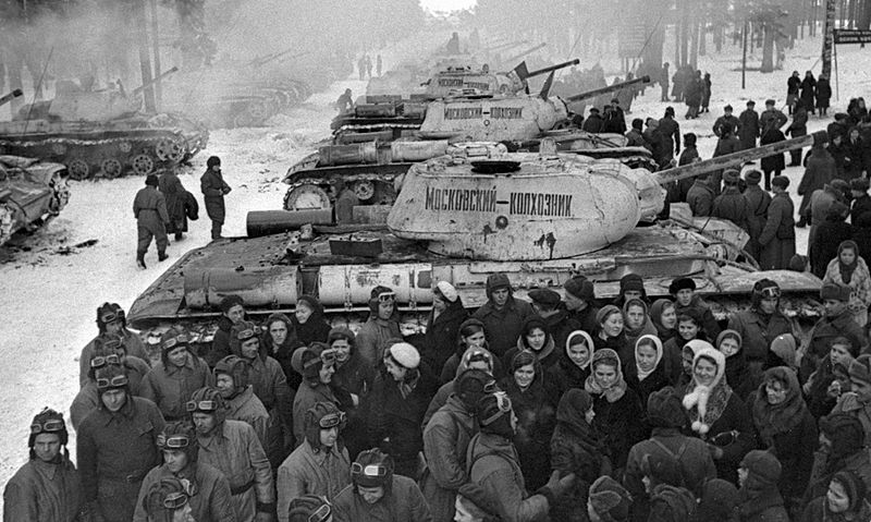 Collective farmers handing over tanks to Soviet troops, Moscow 1941 [RIA Novosti archive, image #87961 / CC-BY-SA 3.0]