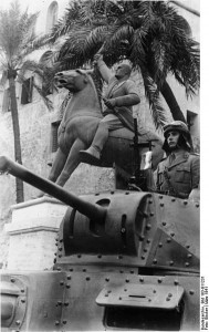 Equestrian statue of Benito Mussolini stands behind Italian medium tank, Tripoli [Bundesarchiv, Bild 183-B11231]