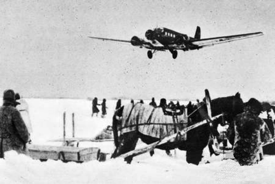 Junkers 52 approaching Stalingrad, late 1942 [Public domain, wiki]
