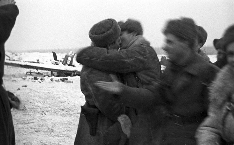 Troops of the Leningrad and Volkhov Fronts meet near Workers Settlement #5 [Attr: RIA Novosti archive, image #602484/ Dmitriy Kozlov/ CC-BY-SA 3.0, wiki]