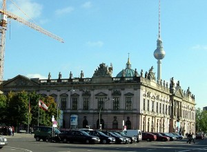 Modern-day view of the Zeughaus, which currently houses the Deutsches Historisches Museum [Public domain, author: El Dirko]