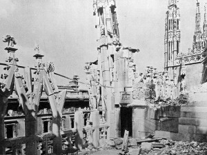 Section of the roof of Milan Cathedral, 1943 [Public domain]