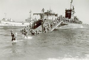 Operation Dragoon: US troops come ashore on the southern coast of France, 15 August 1944 [Public domain]
